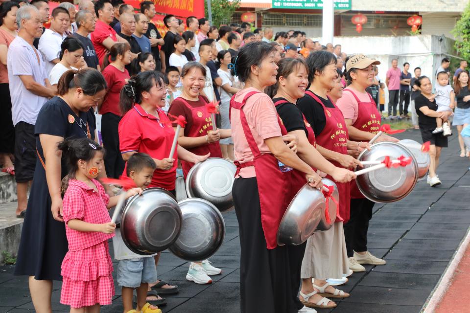 能在这片土, 探索除中超