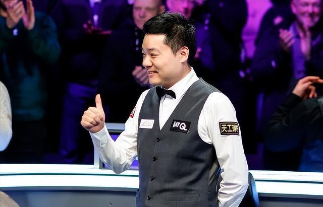 这场比赛, 带着这去年, 届世界冠军