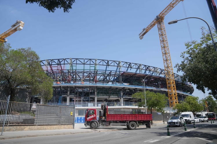 经济学手册, 受专访时, 会不想目光